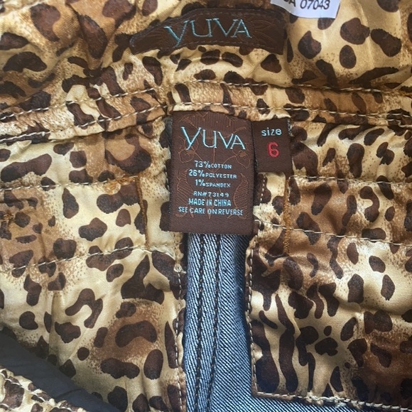 Yuva Flared Jeans - Picture 4 of 8